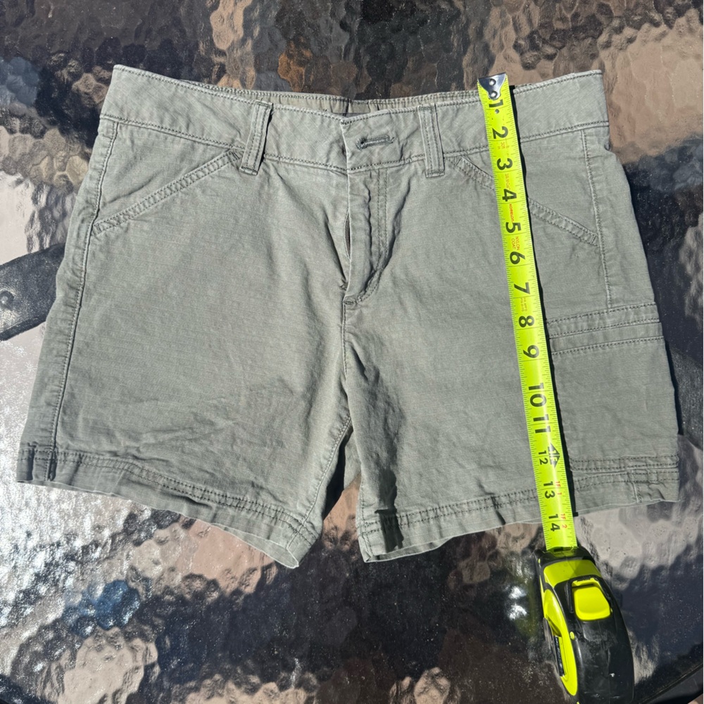 Eddie Bauer Olive Green Women's Cargo Shorts - Picture 6 of 9